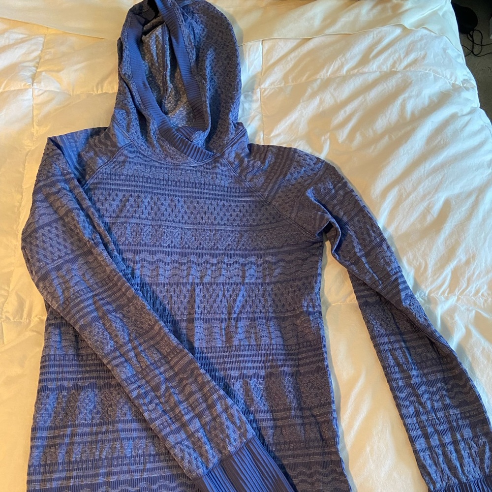 Lululemon running top